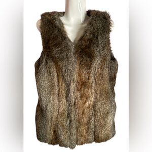 Revue Brown Faux Fur Acrylic Blend
Winter Vest Women's Large